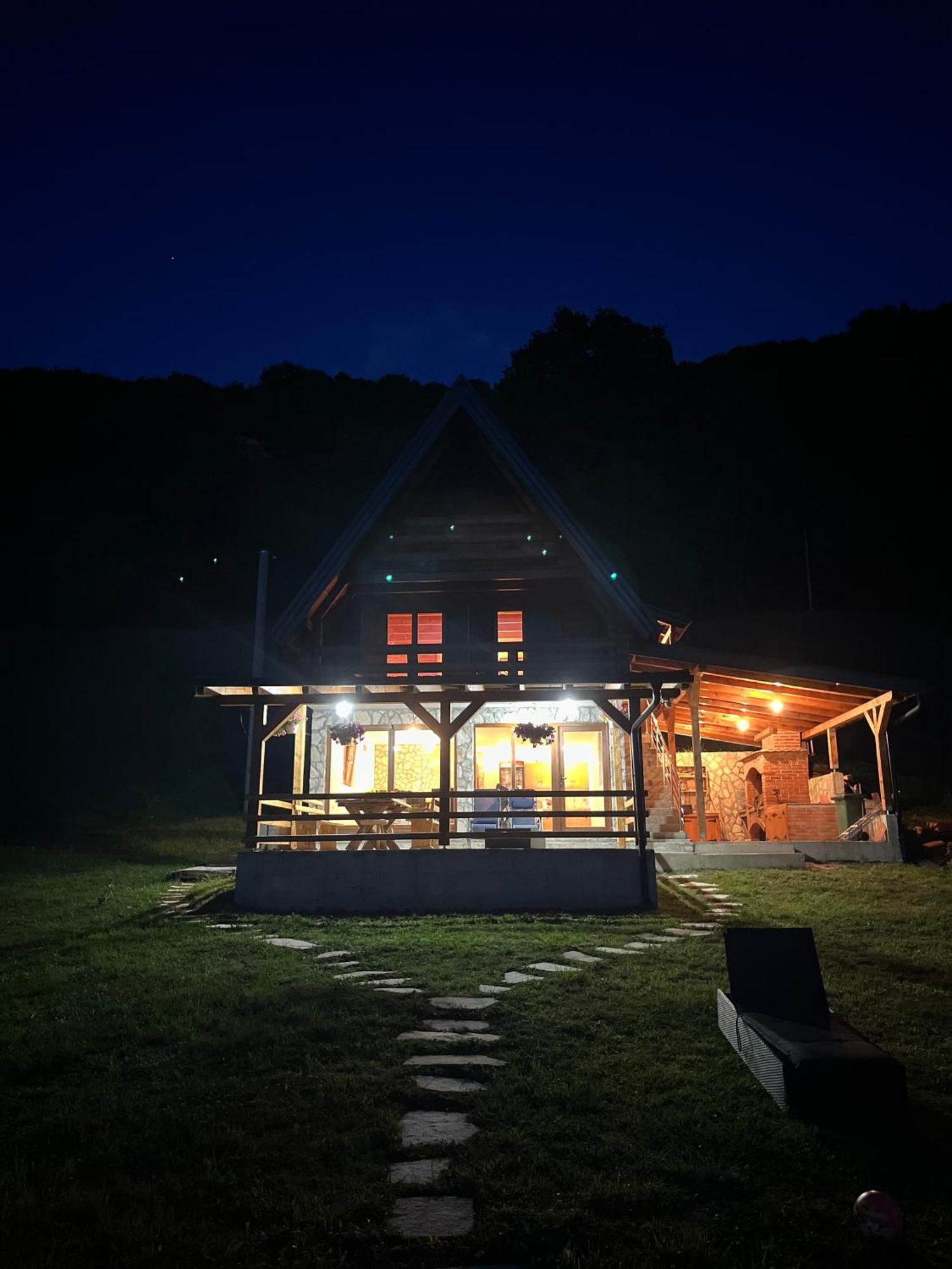 Vikendica Krupa Na Vrbasu Villa Banja Luka Eksteriør billede